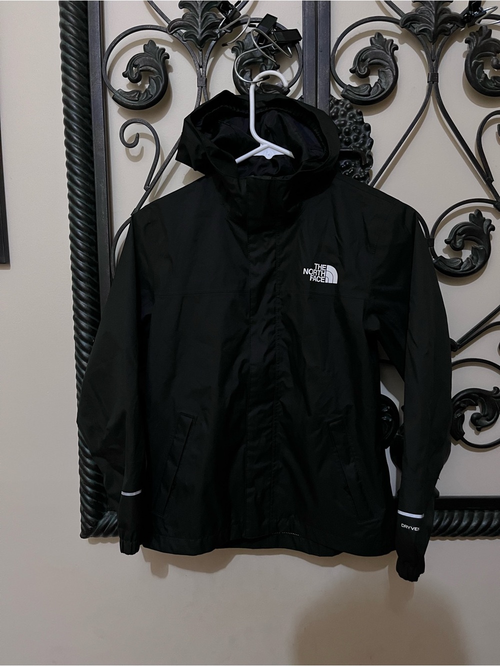 The Northface Antora
Dry-Vent
Waterproof Rain Jacket/Hoodie
Size 10 Medium Unise